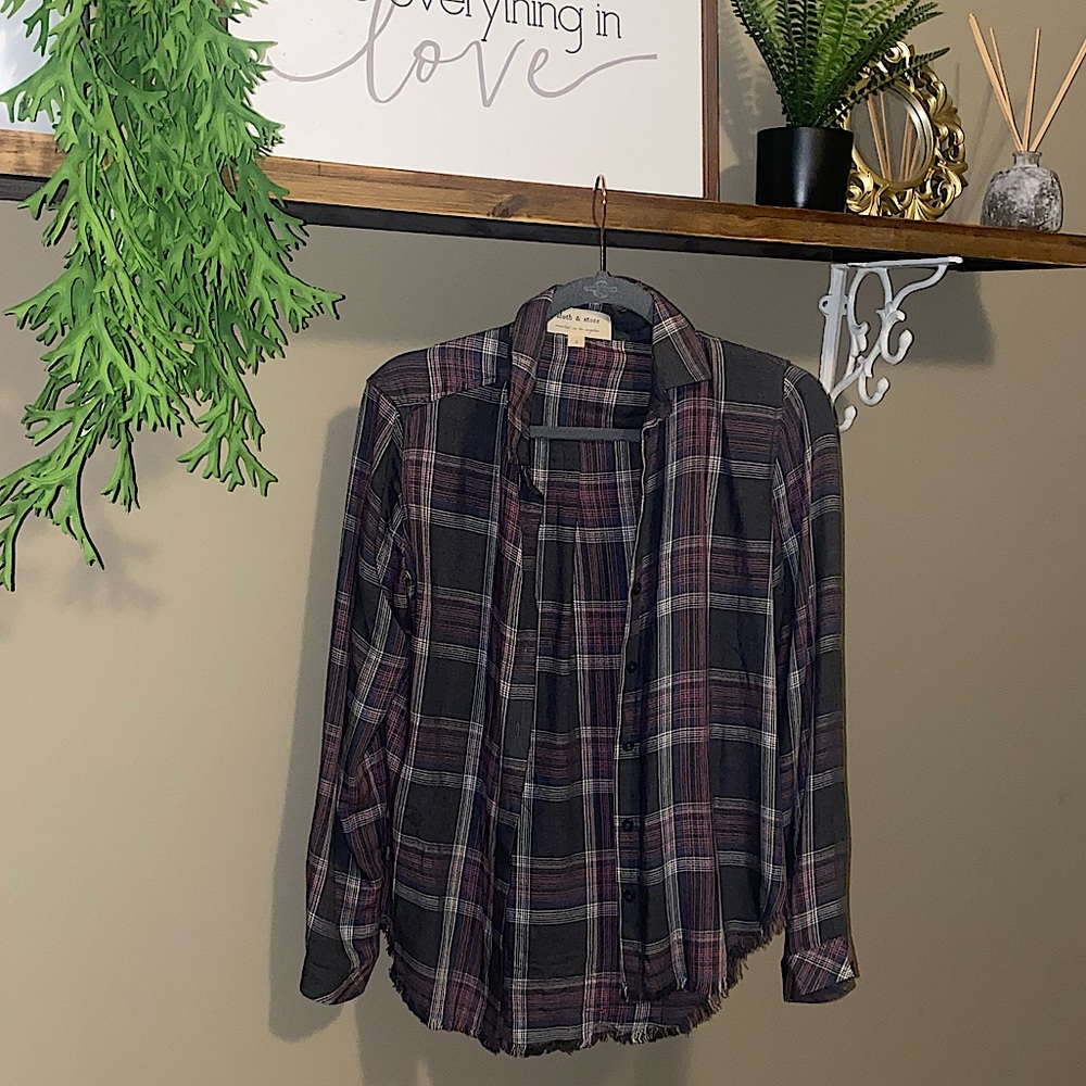 EUC Cloth & Stone grey & pink frayed hem button up